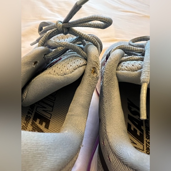 Nike Women Running Shoes - Picture 7 of 9